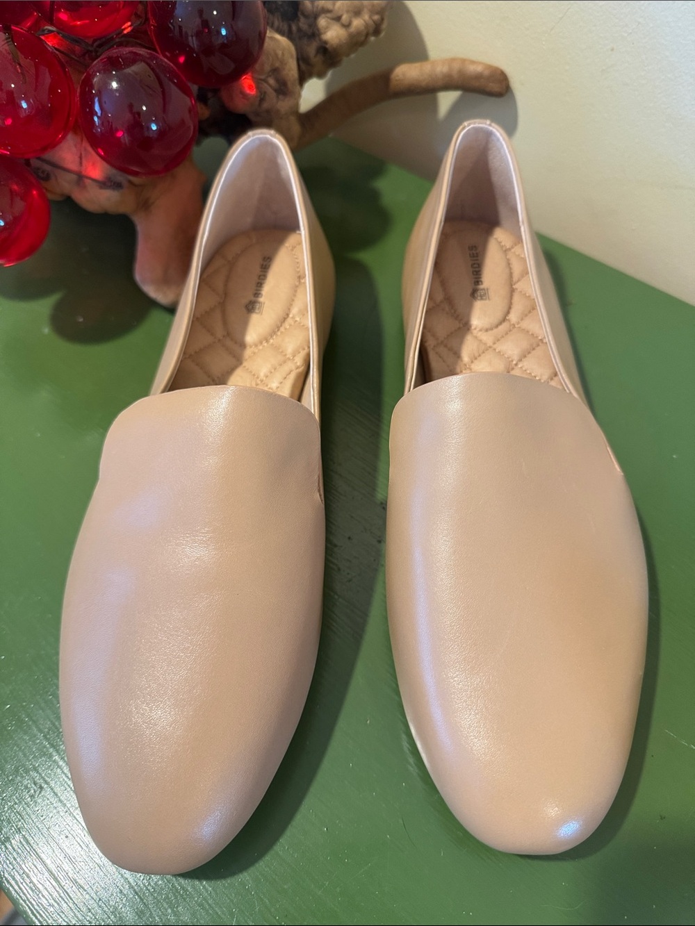 Birdies NWOT tan leather flats